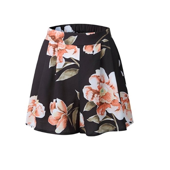 ULLA 2 Piece Floral Romper - Picture 4 of 5